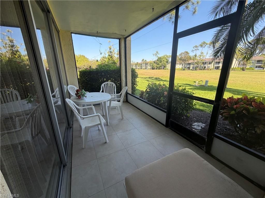 1085 Forest Lakes Dr, Unit 8106, Naples, FL 34105 Photo