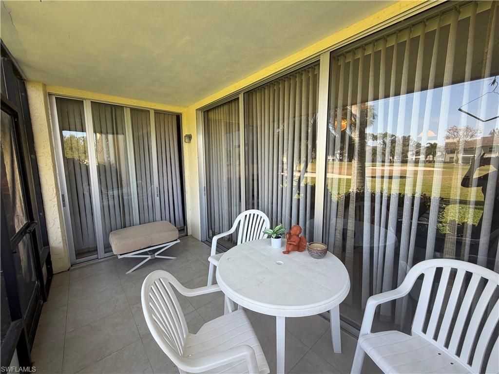 1085 Forest Lakes Dr, Unit 8106, Naples, FL 34105 Photo