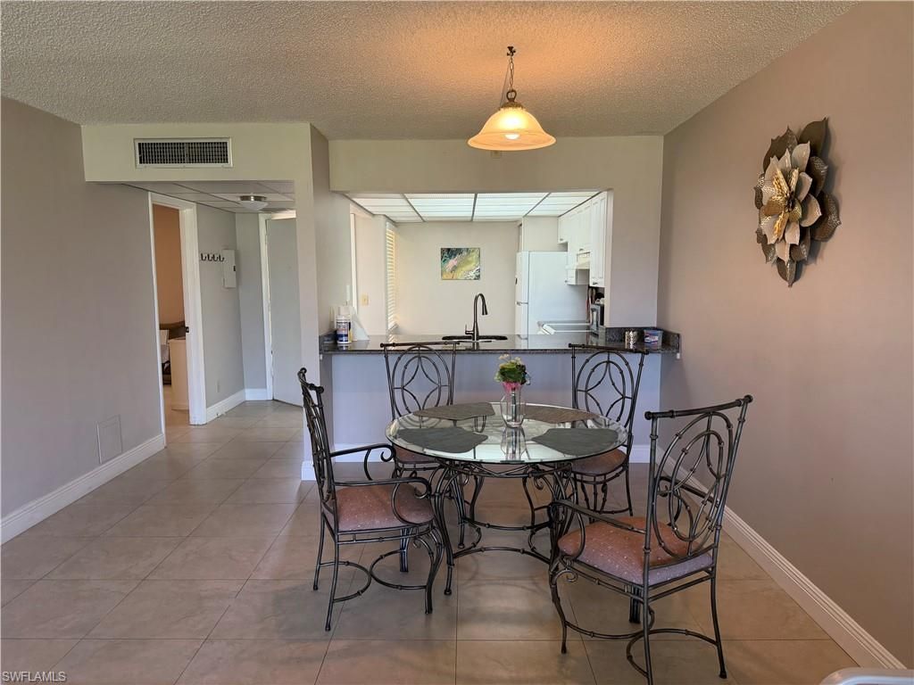 1085 Forest Lakes Dr, Unit 8106, Naples, FL 34105 Photo