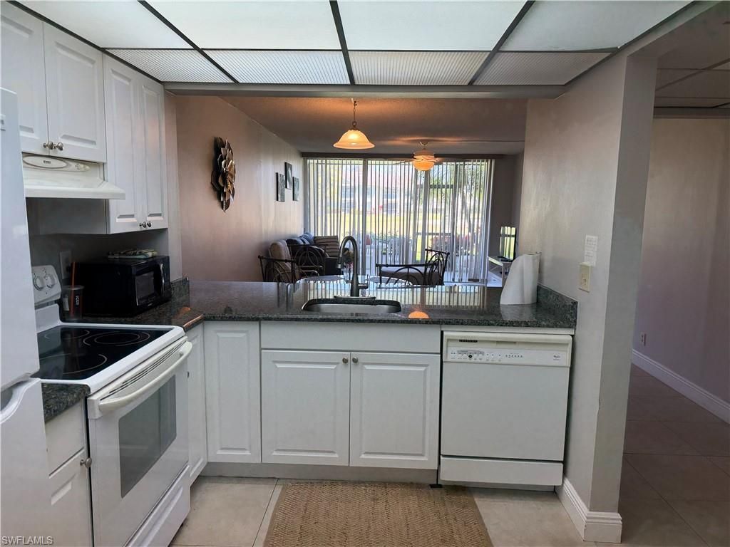 1085 Forest Lakes Dr, Unit 8106, Naples, FL 34105 Photo