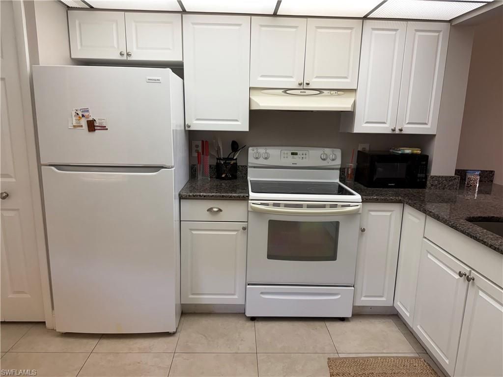 1085 Forest Lakes Dr, Unit 8106, Naples, FL 34105 Photo