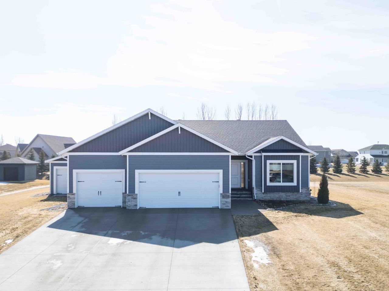 4752 38th Avenue N, Fargo, ND 58102 Main Photo