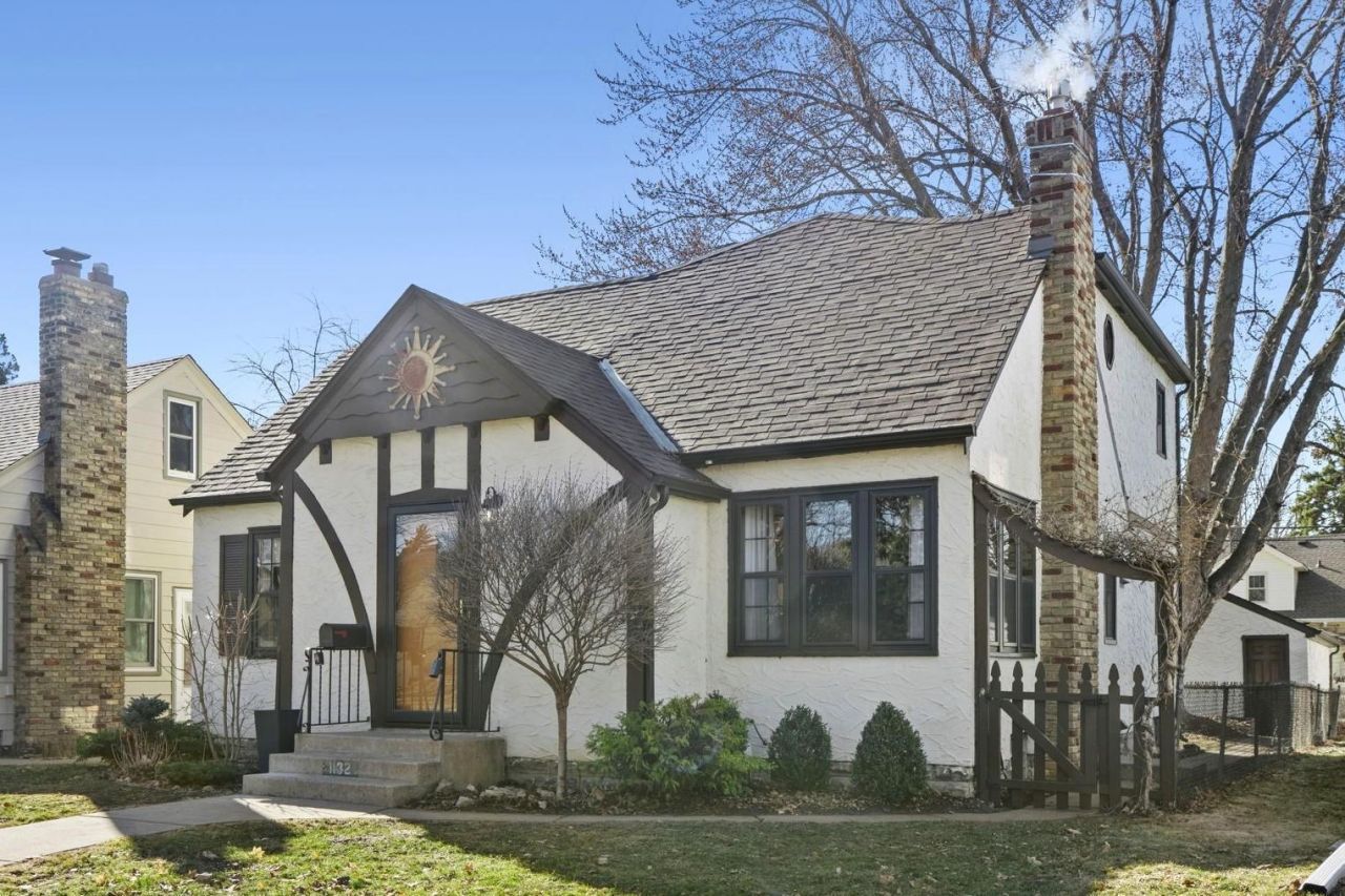 1132 Iowa Avenue W, Saint Paul, MN 55108 Main Photo