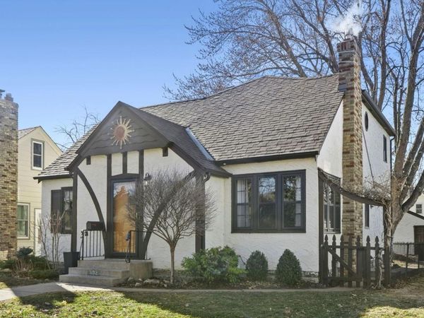 1132 Iowa Avenue W, Saint Paul, MN 55108