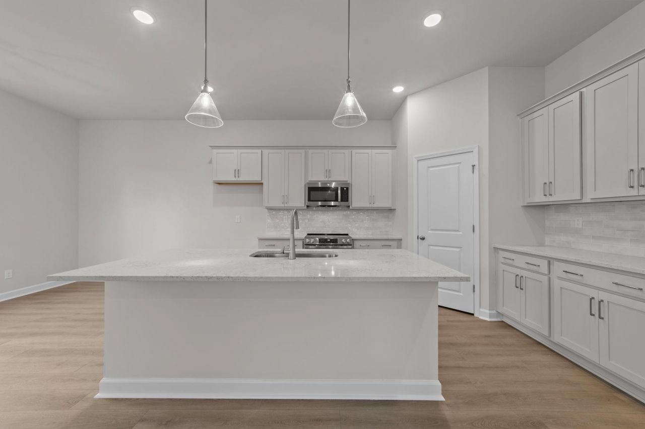 992 Triton Ave. Photo 10