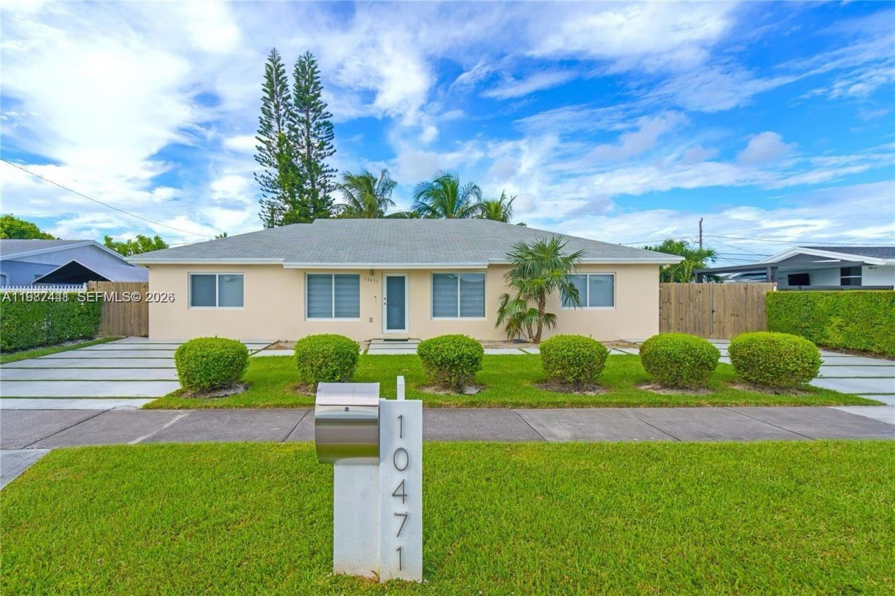 10471 SW 164th St, Miami, FL 33157 Main Photo