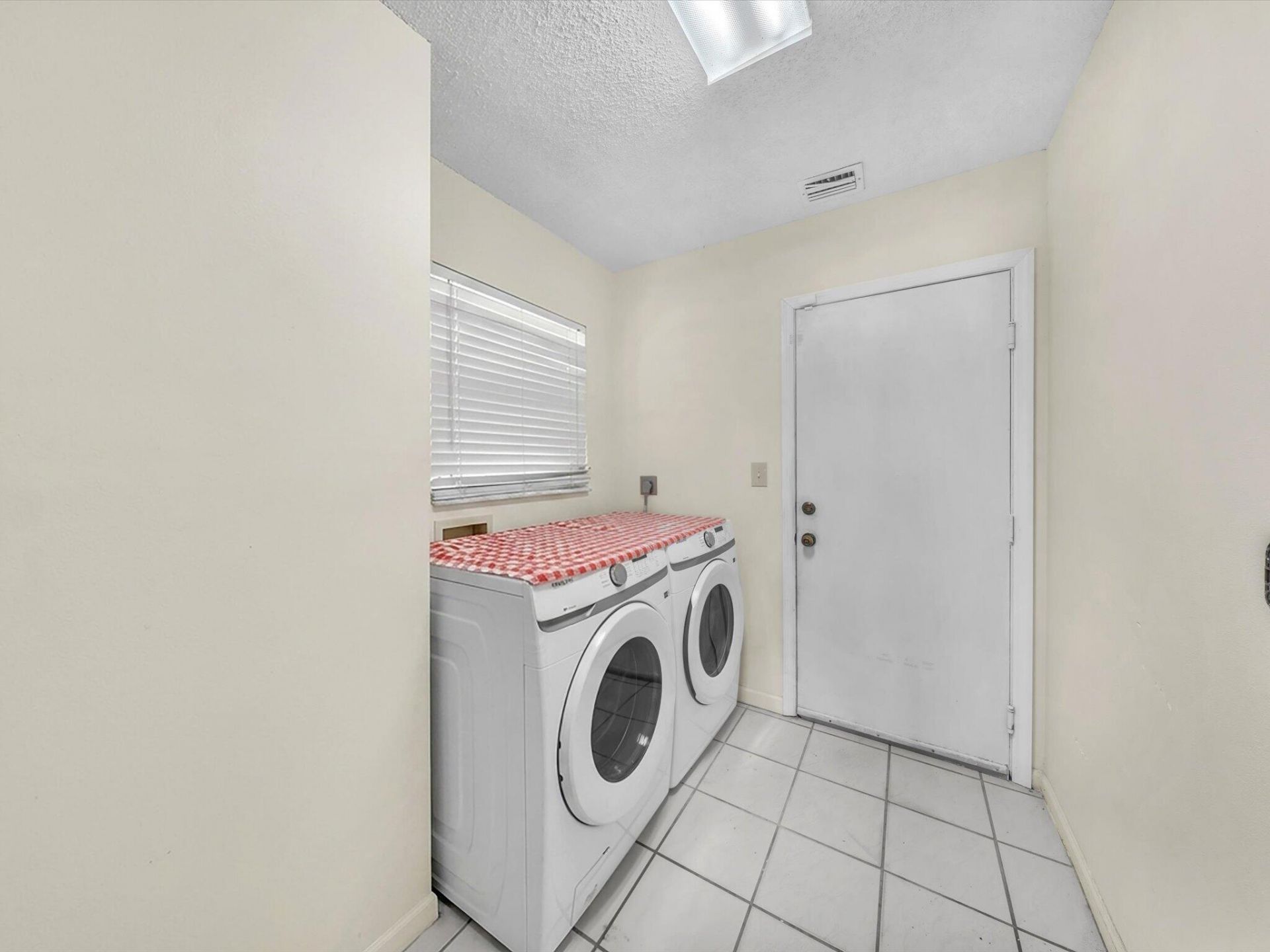 5111 NW 104th Avenue, Coral Springs, FL 33076 Photo