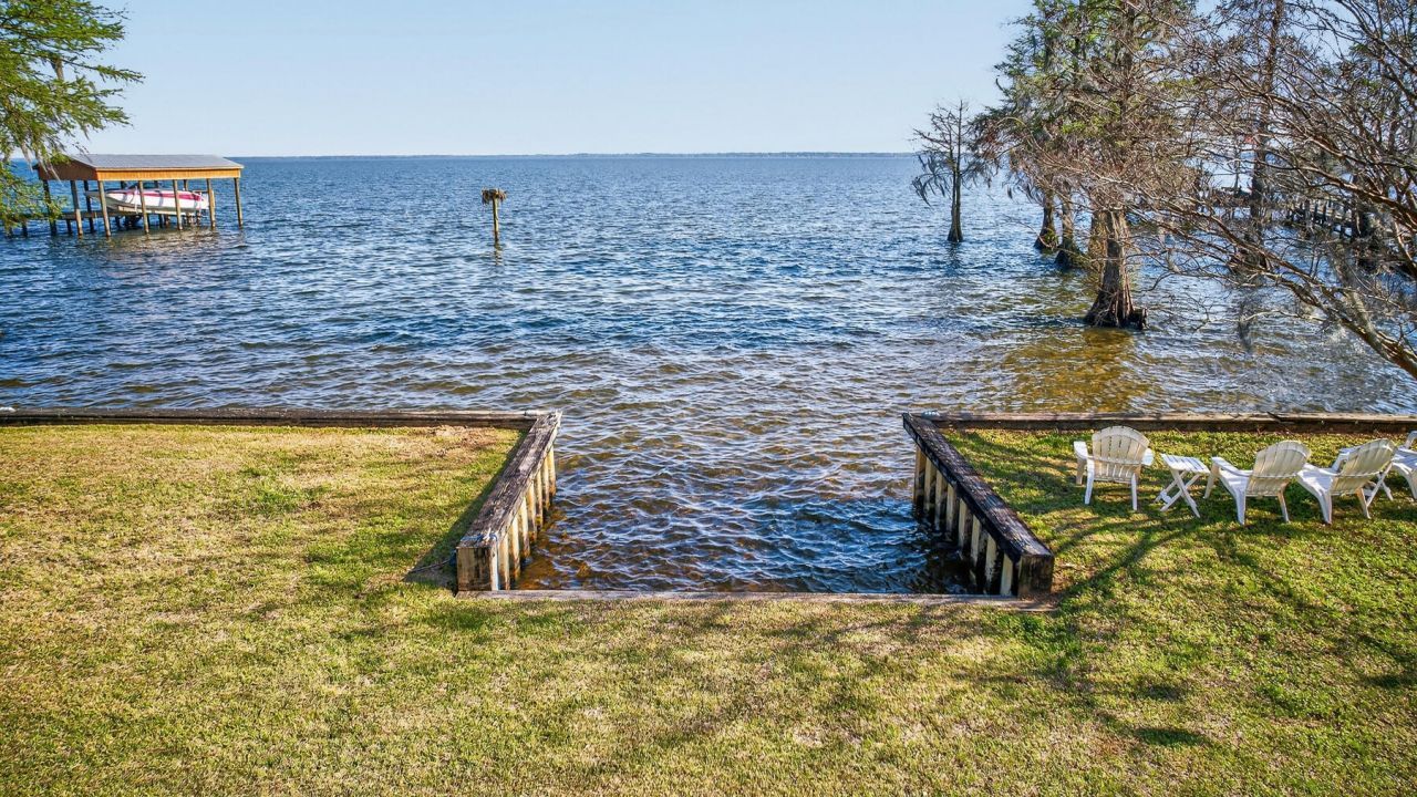 3282 Francis Marion Boulevard Photo 5