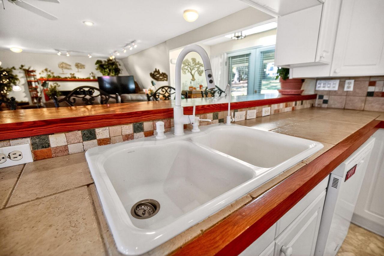 3282 Francis Marion Boulevard Photo 64