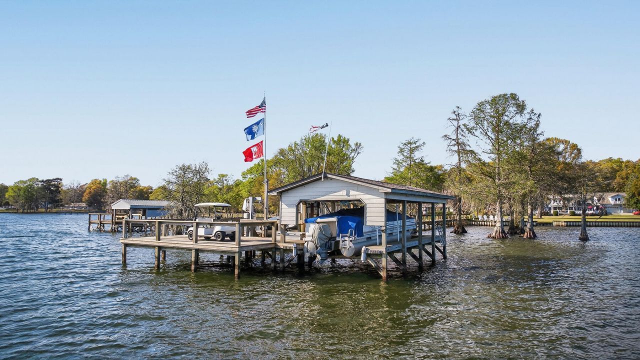 3282 Francis Marion Boulevard Photo 8