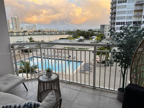 18061 Biscayne Blvd, Unit 404, Aventura, FL 33160