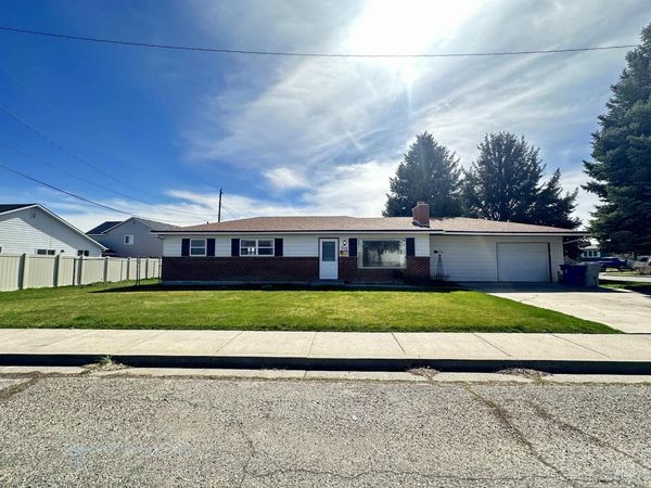 715 E 19th N, Mountain Home, ID 83647