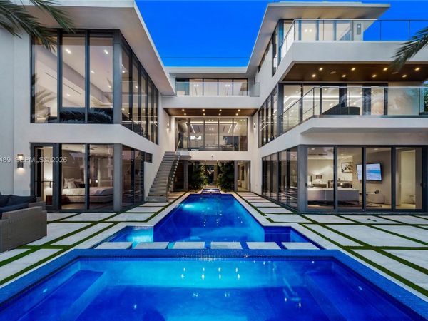 440 Mola Ave, Fort Lauderdale, FL 33301