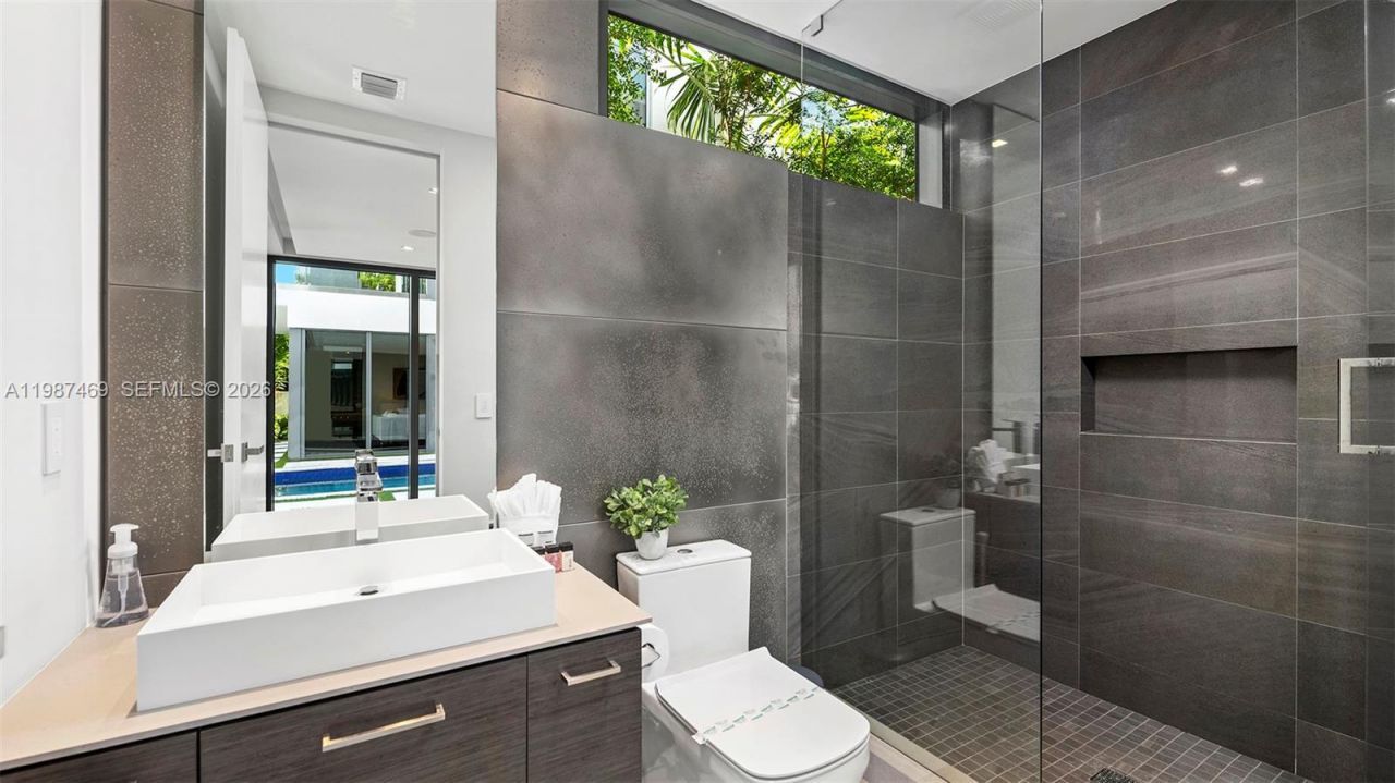 440 Mola Ave, Fort Lauderdale, FL 33301 Photo