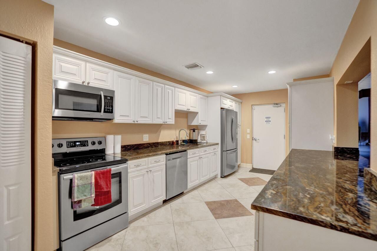 1020 Country Club Drive, Unit 104, Margate, FL 33063 Photo