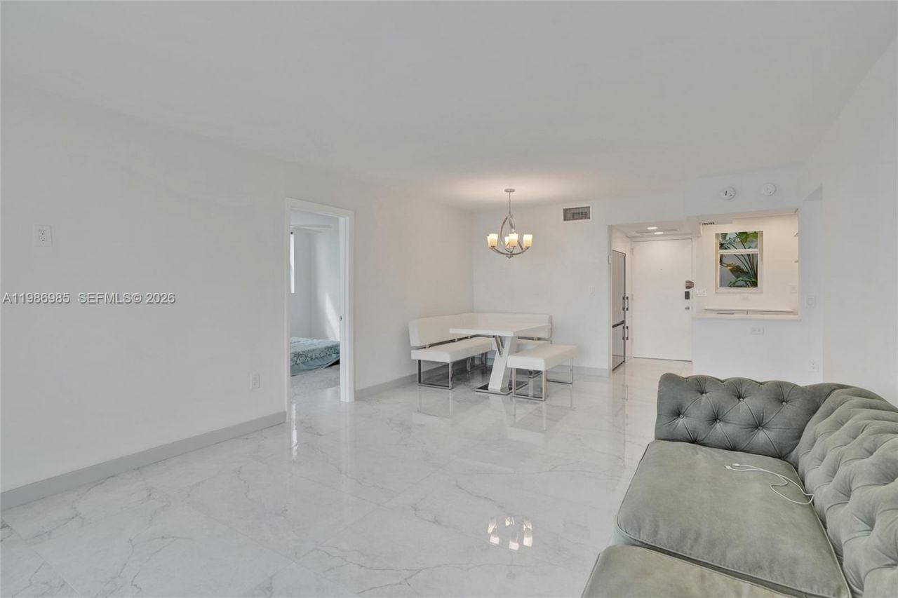 3020 Marcos Dr , Unit S106, Aventura, FL 33160 Photo