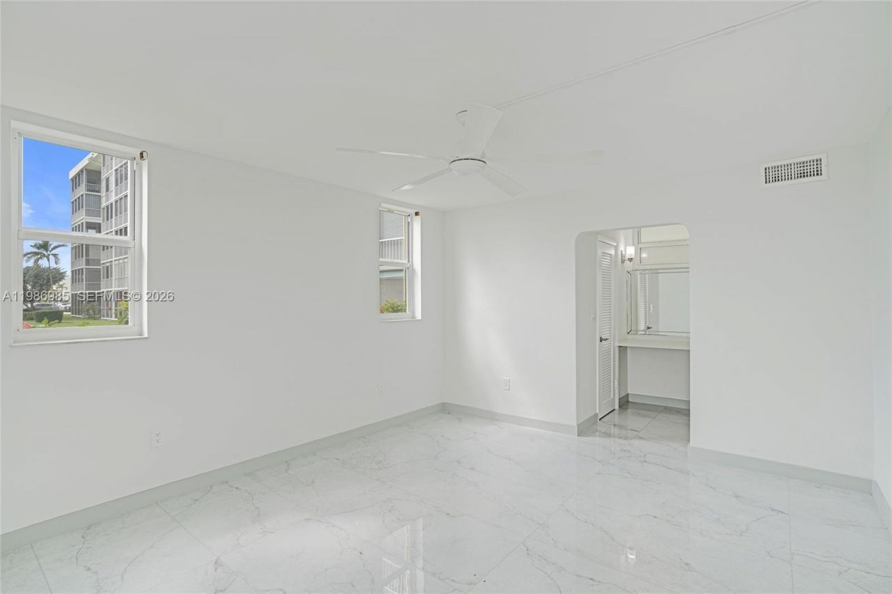 3020 Marcos Dr , Unit S106, Aventura, FL 33160 Photo