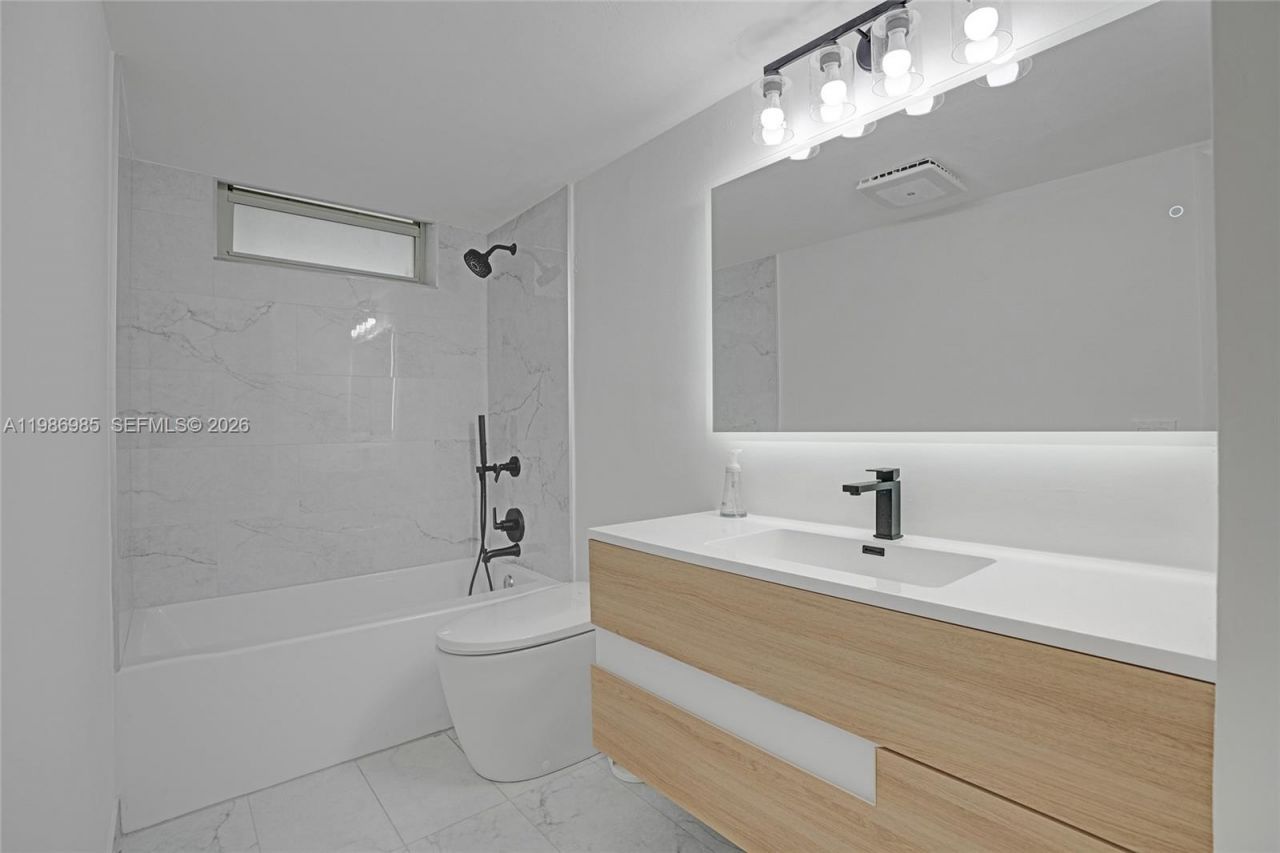 3020 Marcos Dr , Unit S106, Aventura, FL 33160 Photo