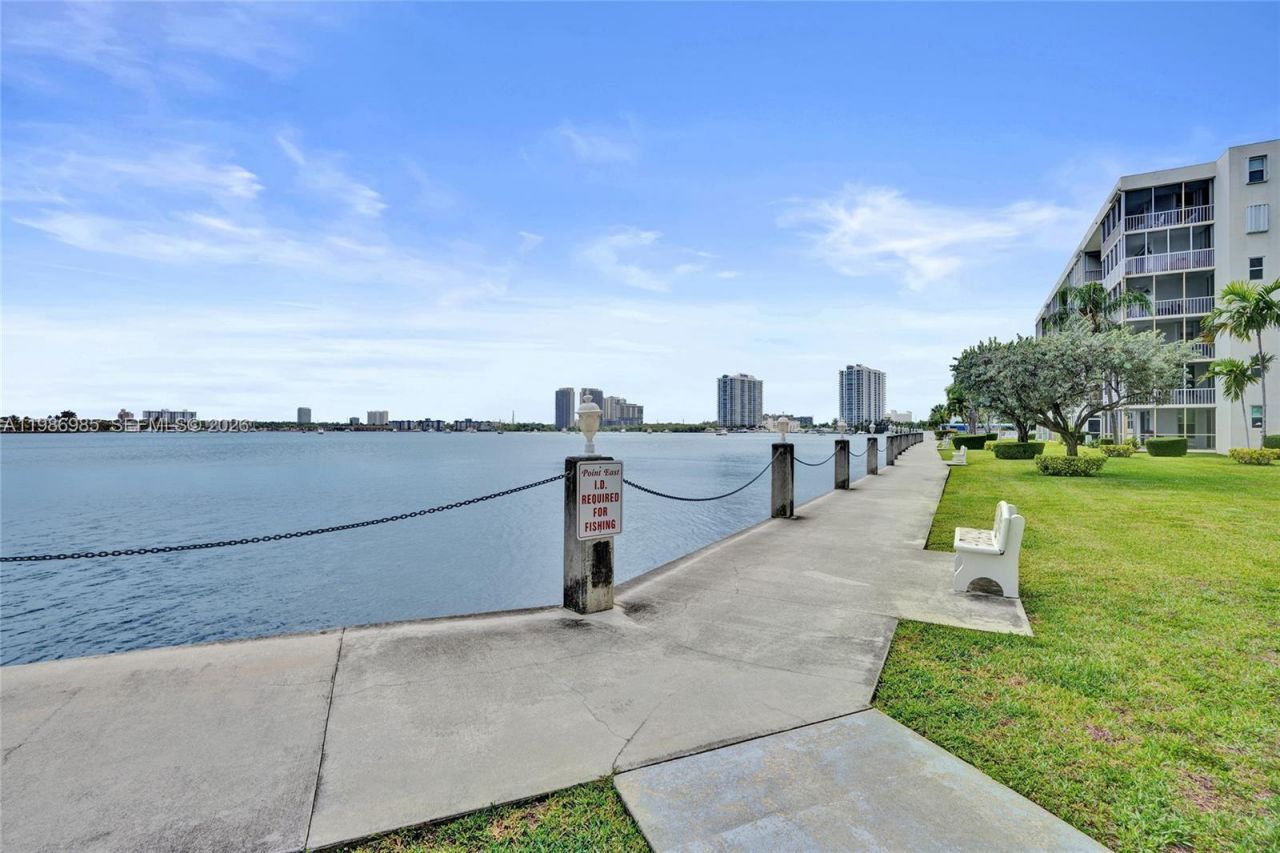 3020 Marcos Dr , Unit S106, Aventura, FL 33160 Photo