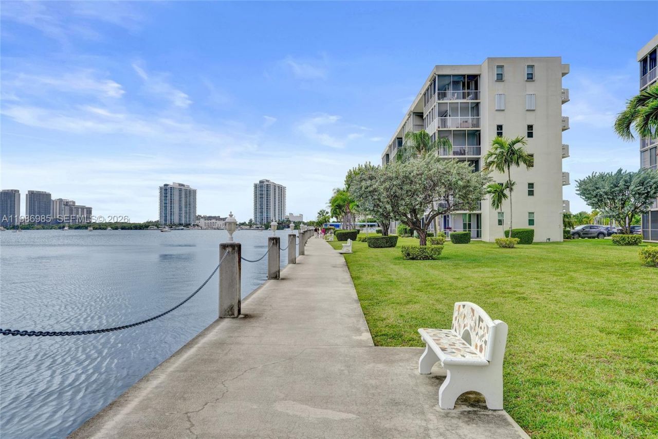 3020 Marcos Dr , Unit S106, Aventura, FL 33160 Photo