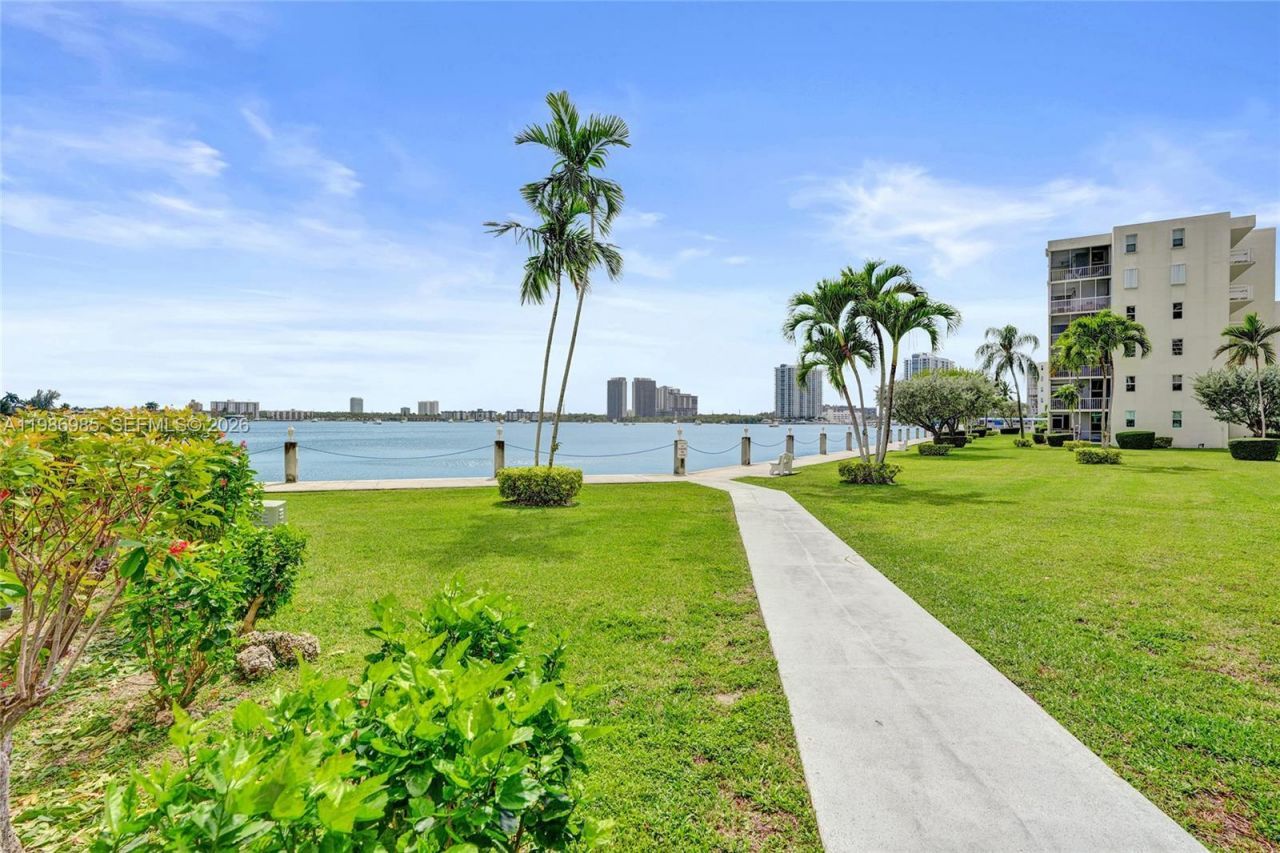 3020 Marcos Dr, Unit S106, Aventura, FL 33160 Photo