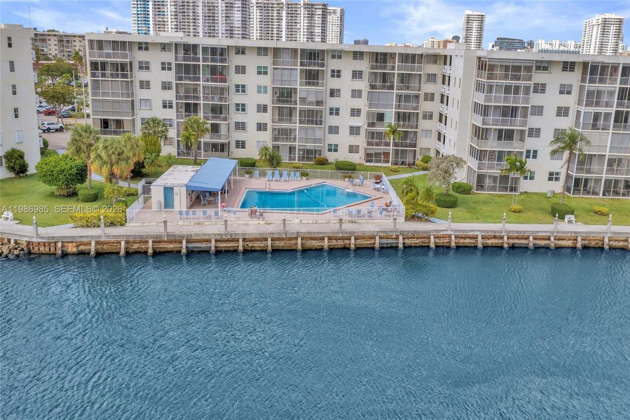 3020 Marcos Dr, Unit S106, Aventura, FL 33160 Photo