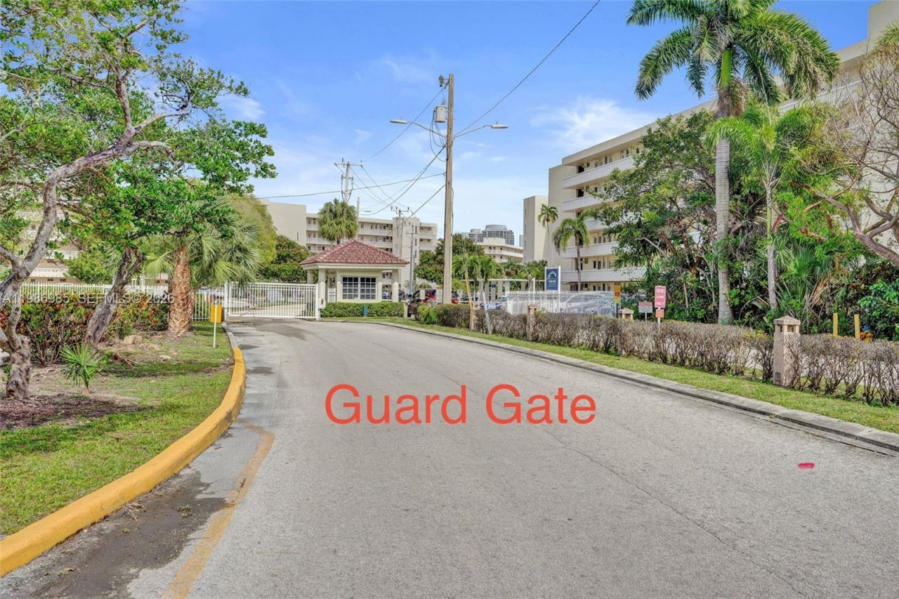 3020 Marcos Dr, Unit S106, Aventura, FL 33160 Photo