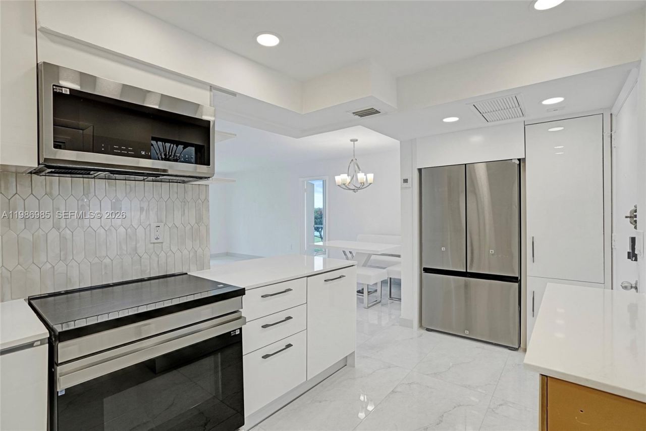 3020 Marcos Dr , Unit S106, Aventura, FL 33160 Photo