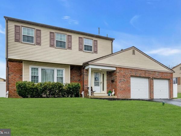 608 ARLINGTON ROAD, FAIRLESS HILLS, PA 19030