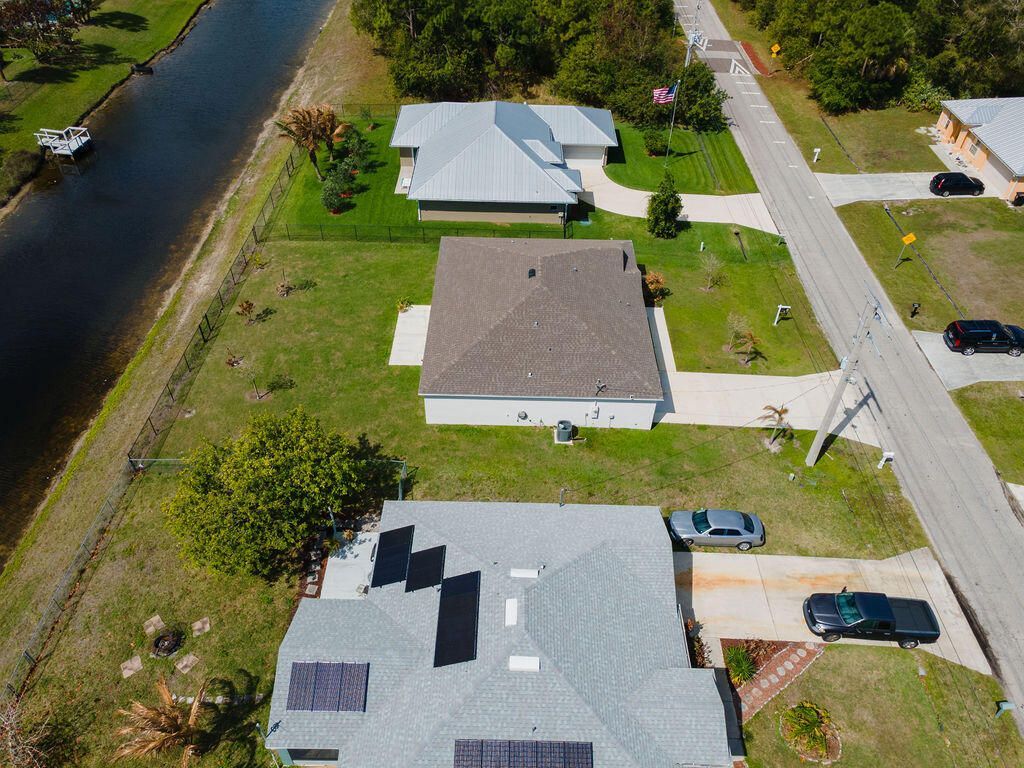 138 SW Carter Avenue, Port Saint Lucie, FL 34983 Photo
