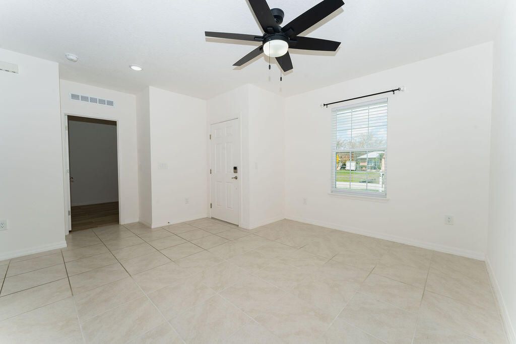 138 SW Carter Avenue, Port Saint Lucie, FL 34983 Photo