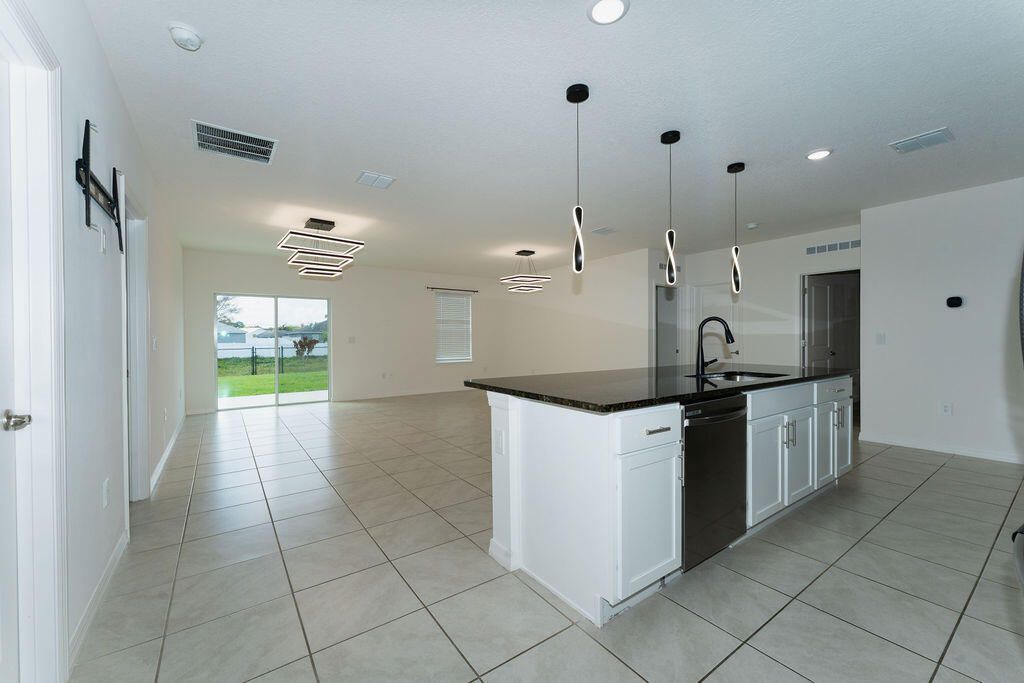 138 SW Carter Avenue, Port Saint Lucie, FL 34983 Photo