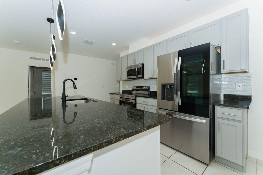 138 SW Carter Avenue, Port Saint Lucie, FL 34983 Photo