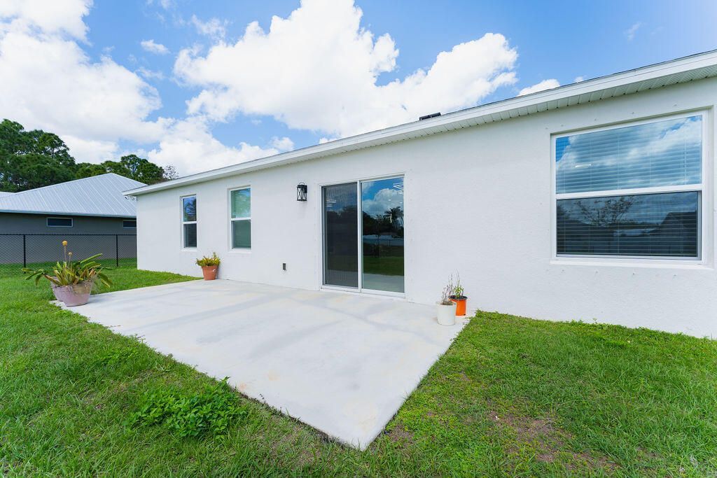 138 SW Carter Avenue, Port Saint Lucie, FL 34983 Photo