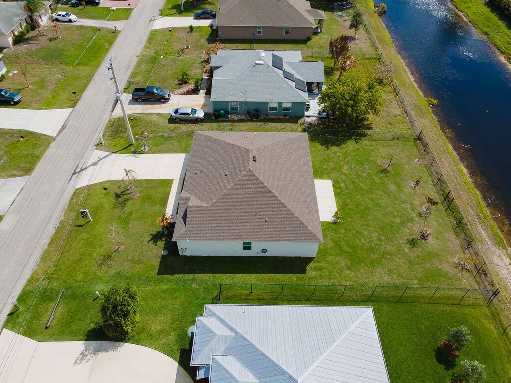 138 SW Carter Avenue, Port Saint Lucie, FL 34983 Photo