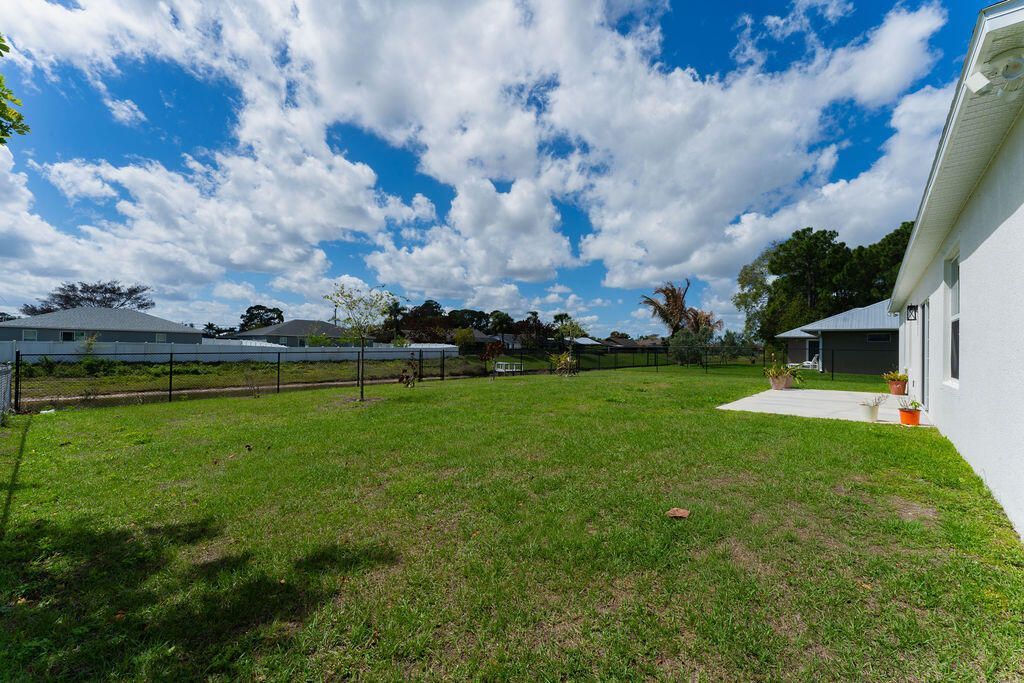 138 SW Carter Avenue, Port Saint Lucie, FL 34983 Photo