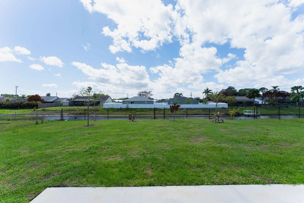 138 SW Carter Avenue, Port Saint Lucie, FL 34983 Photo