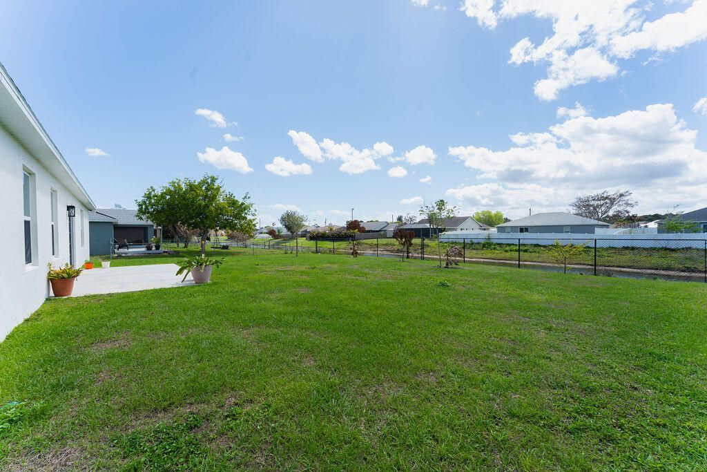 138 SW Carter Avenue, Port Saint Lucie, FL 34983 Photo