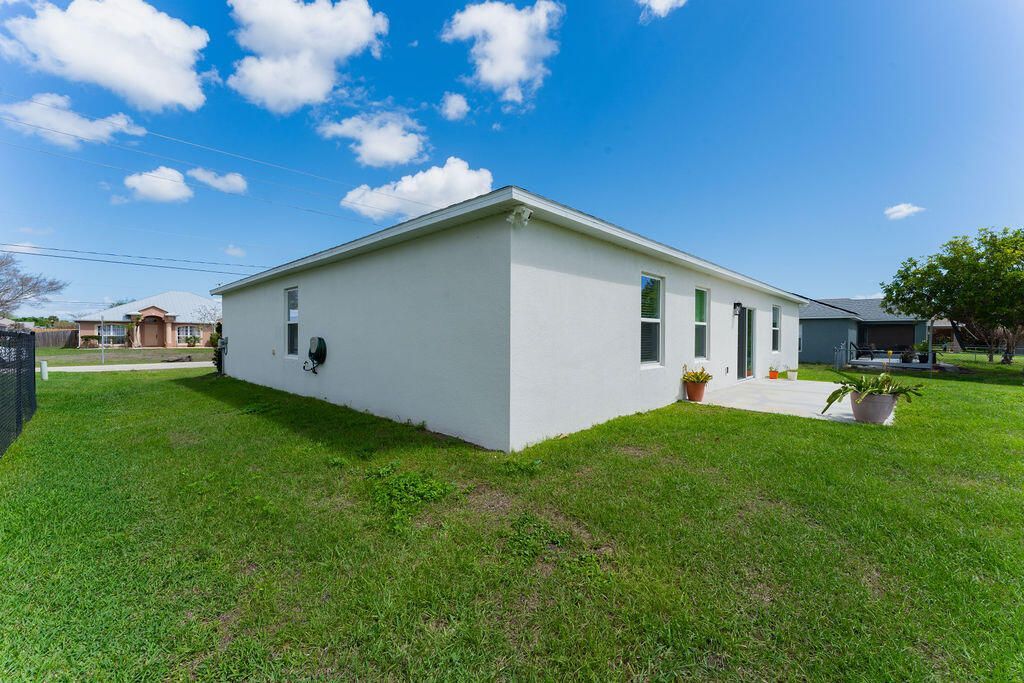 138 SW Carter Avenue, Port Saint Lucie, FL 34983 Photo