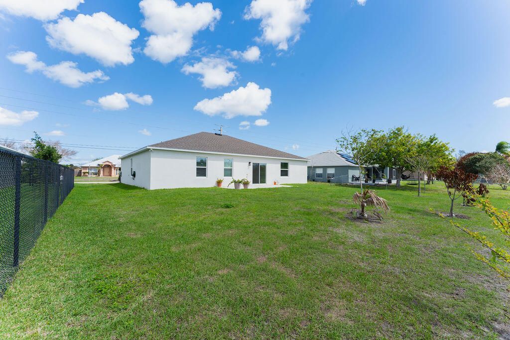 138 SW Carter Avenue, Port Saint Lucie, FL 34983 Photo