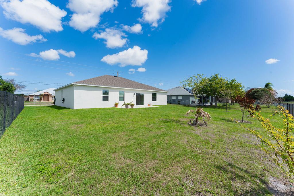 138 SW Carter Avenue, Port Saint Lucie, FL 34983 Photo
