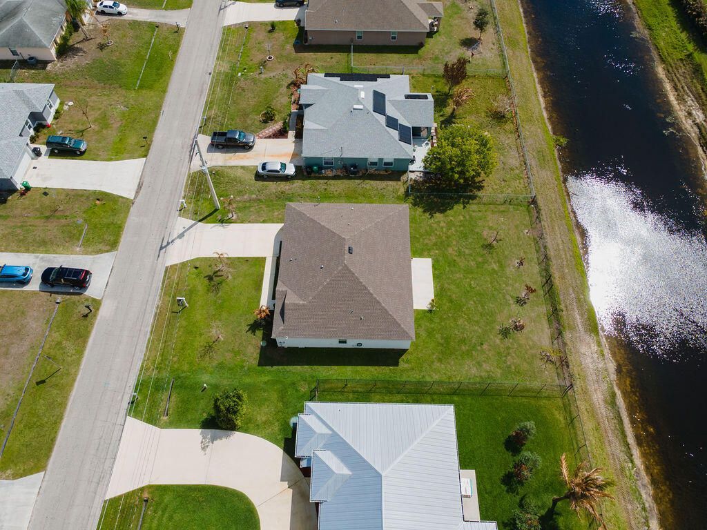 138 SW Carter Avenue, Port Saint Lucie, FL 34983 Photo