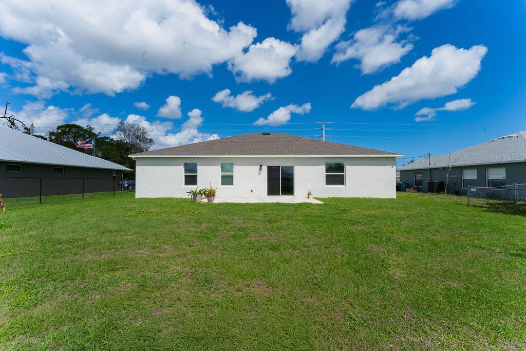 138 SW Carter Avenue, Port Saint Lucie, FL 34983 Photo