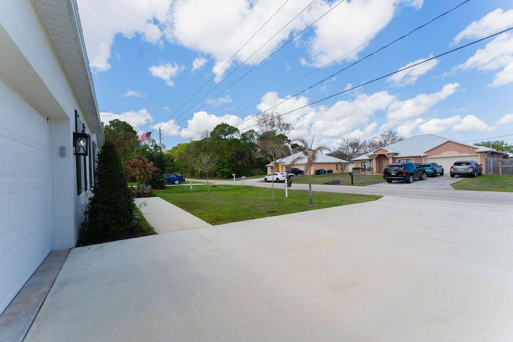 138 SW Carter Avenue, Port Saint Lucie, FL 34983 Photo