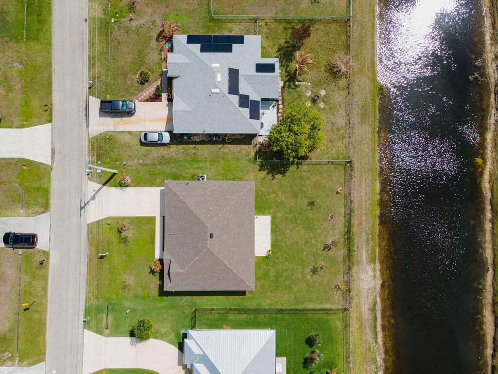 138 SW Carter Avenue, Port Saint Lucie, FL 34983 Photo