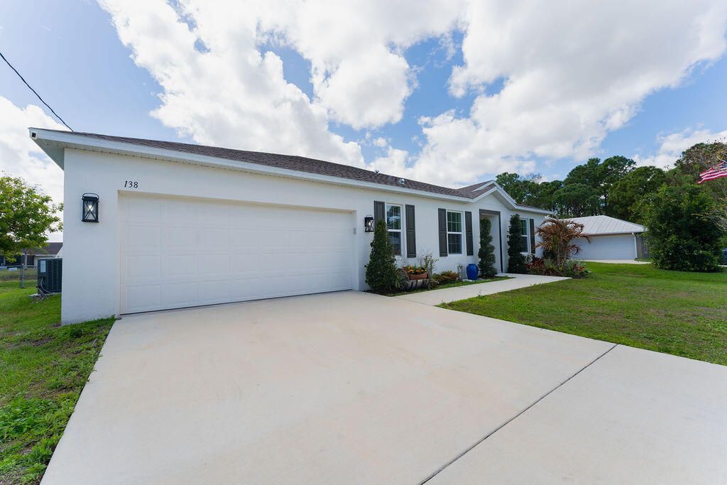 138 SW Carter Avenue, Port Saint Lucie, FL 34983 Photo
