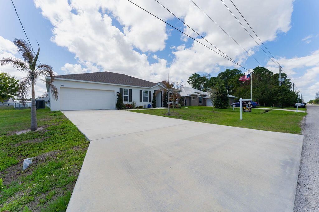 138 SW Carter Avenue, Port Saint Lucie, FL 34983 Photo