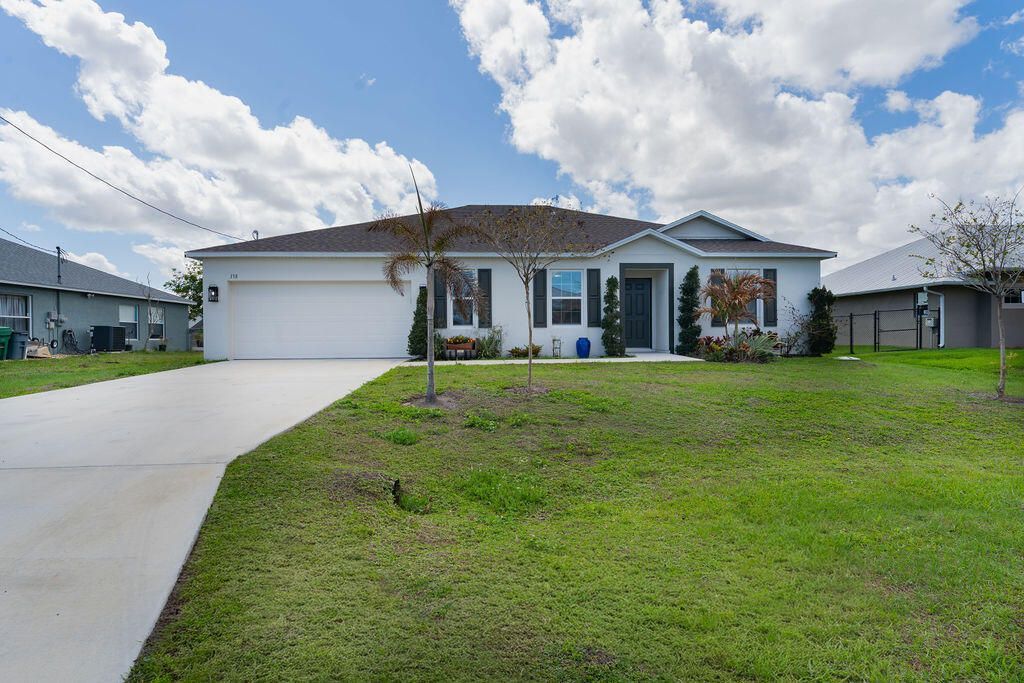 138 SW Carter Avenue, Port Saint Lucie, FL 34983 Photo