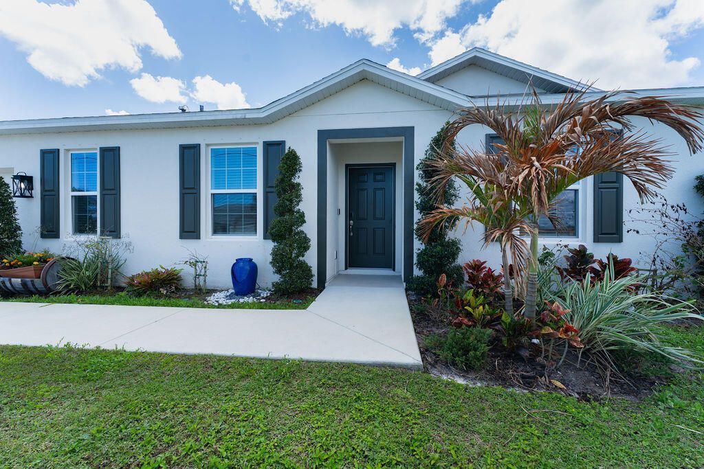 138 SW Carter Avenue, Port Saint Lucie, FL 34983 Photo