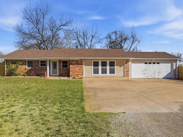 617 Locust, Perry, OK 73077
